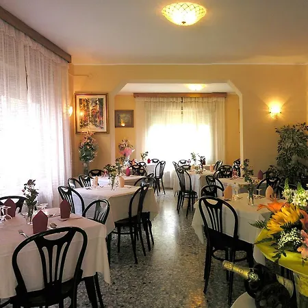 Szálloda Giardino Lignano Sabbiadoro